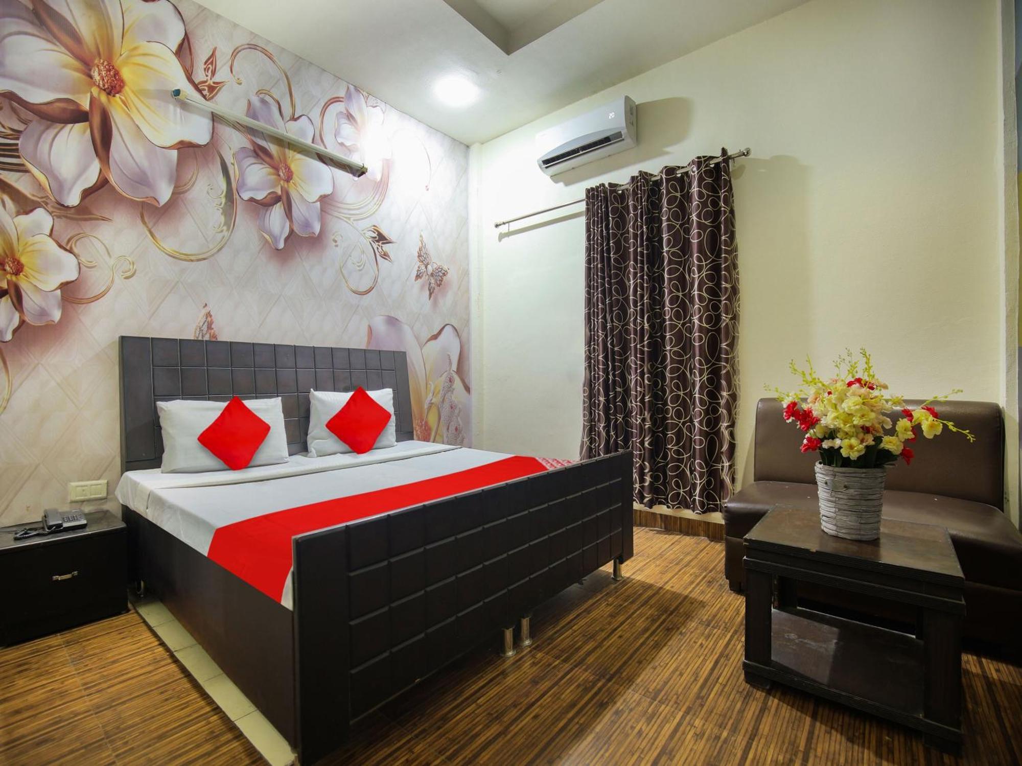 Oyo Flagship Hotel Le Aley Regency Ludhiana Eksteriør bilde